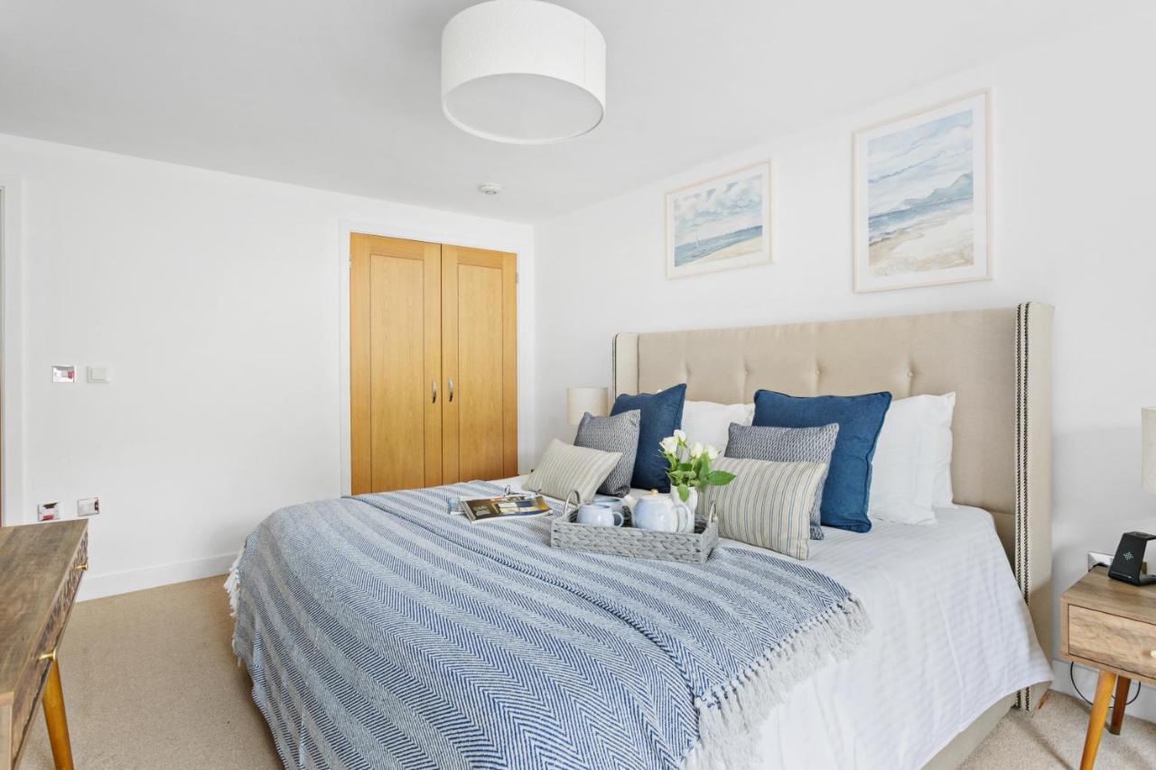 A7 Masts - Striking Beach Bolthole Apartment With Beautiful Sea Views Private Balcony & Parking Torquay Esterno foto